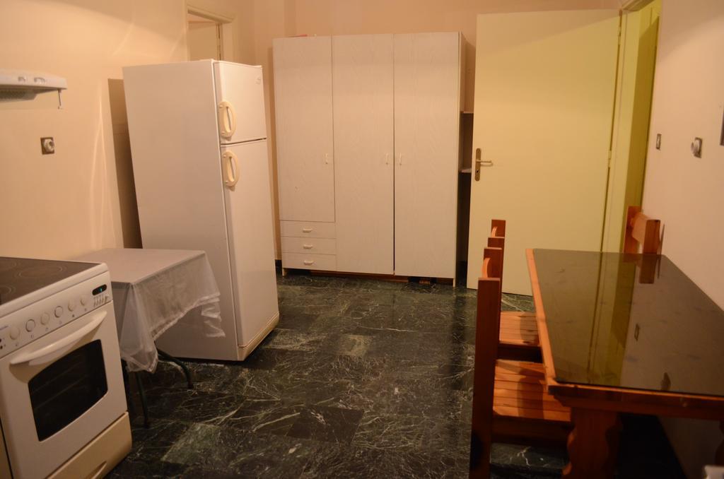 Kineta Apartments Extérieur photo