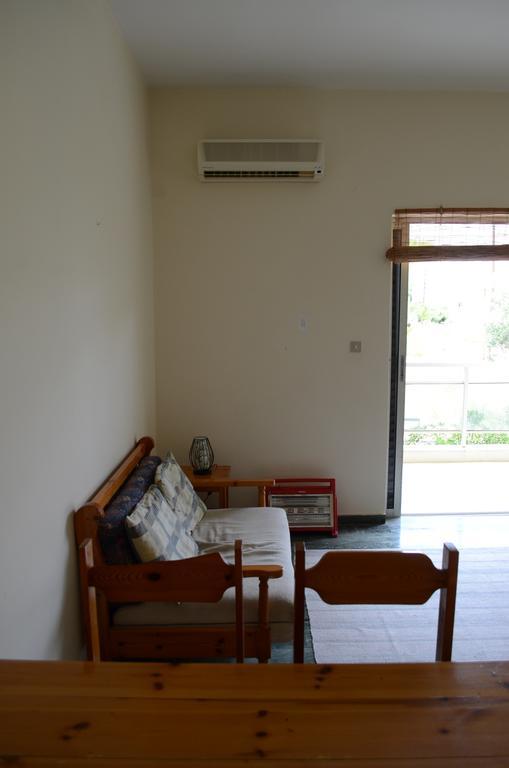 Kineta Apartments Extérieur photo