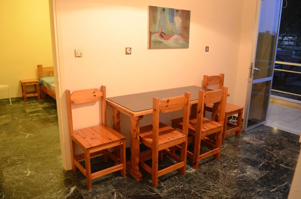 Kineta Apartments Extérieur photo